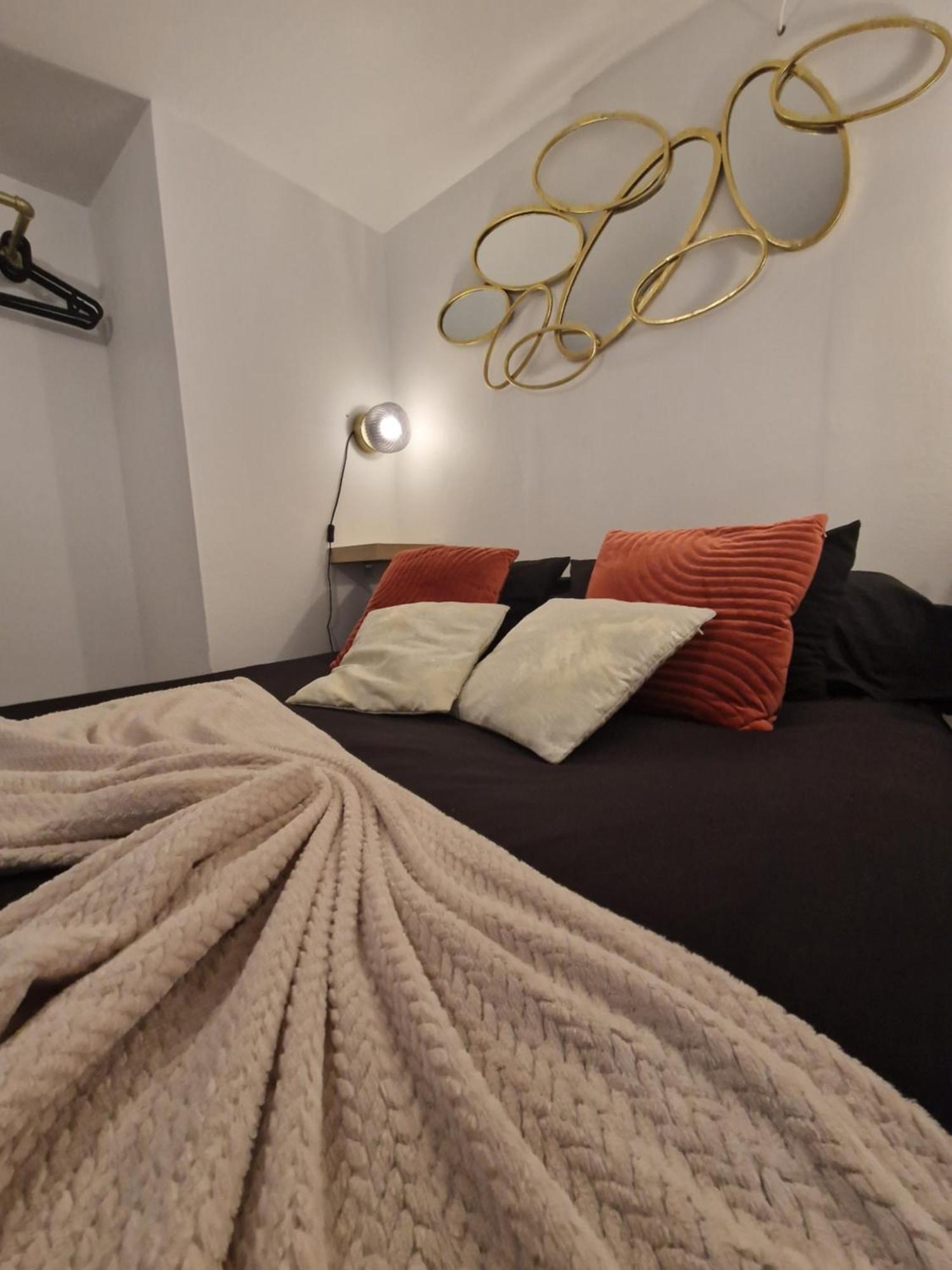 Le Petit Triplex Des Carmelites -Coeur Historique Apartment รูออง ภายนอก รูปภาพ